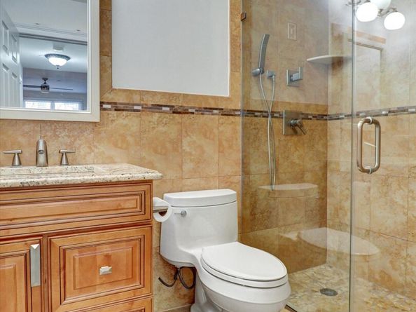 208 Shearwater Ct West 45, Jersey City NJ 07305