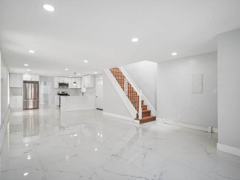209 71st St, Guttenberg NJ 07093