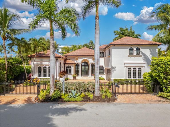 9 Fiesta Way, Fort Lauderdale FL 33301