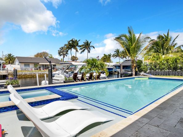 421 SE 14th Ave, Pompano Beach FL 33060