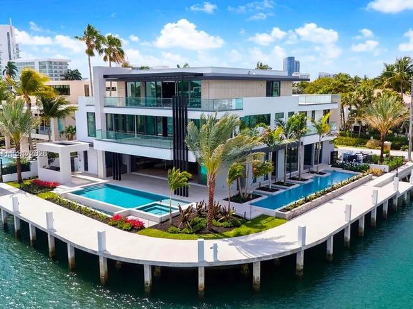 1400 W Lake Drive, Fort Lauderdale FL 33316