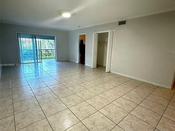 4291 NW 9th Avenue 202, Deerfield Beach FL 33064