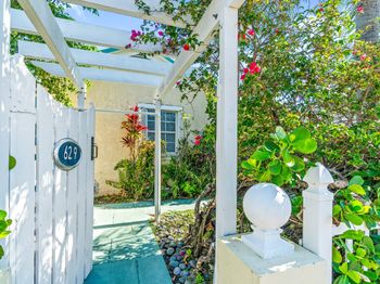 629 Selkirk Street