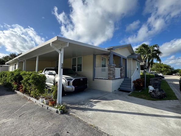 1451 Michelle Dr N Lot 34, West Palm Beach FL 33401