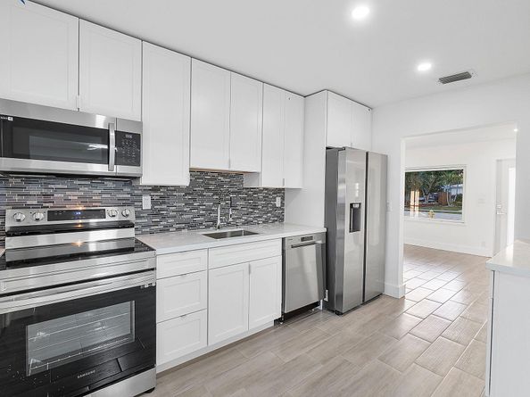 370 S Golf Blvd, Pompano Beach FL 33064