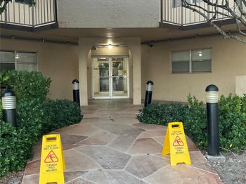 6201 N Falls Circle Dr