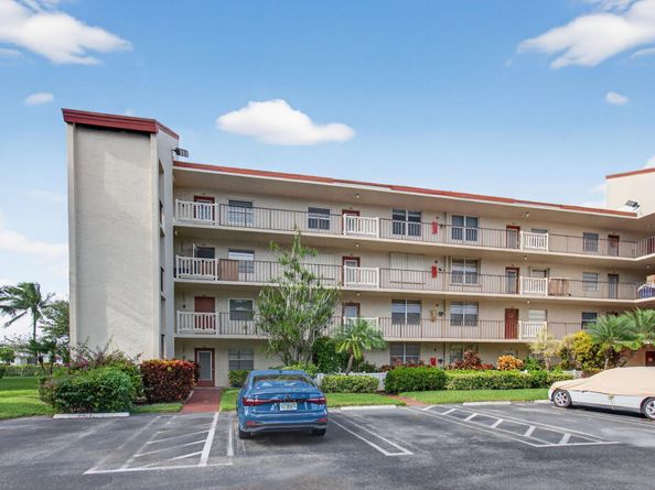 25 Abbey Lane 402, Delray Beach FL 33446