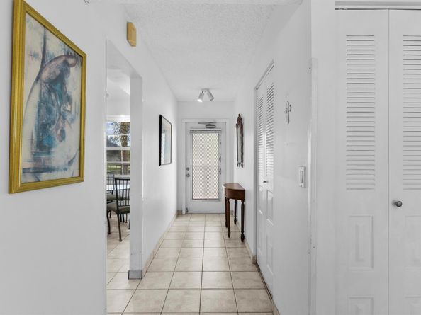 27 Abbey Lane 205, Delray Beach FL 33446