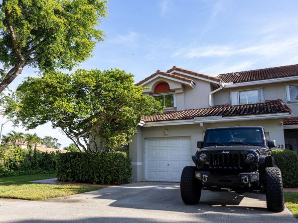 7326 Pinewalk Dr 7326, Pompano Beach FL 33063