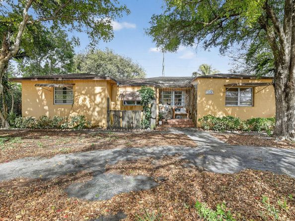 2619 Arthur St, Hollywood FL 33020