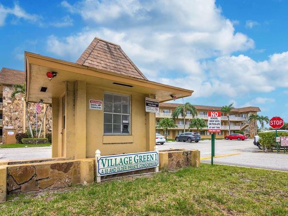 500 Village Green Circle W 205, Palm Springs FL 33461