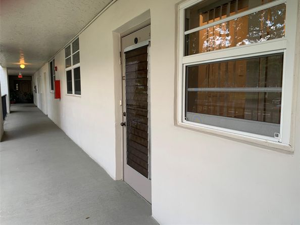 9460 Poinciana Pl 203, Davie FL 33324