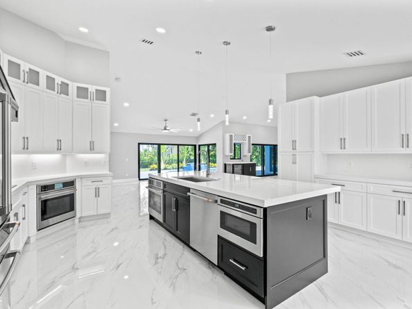 15555 De Havilland Court, Wellington FL 33414