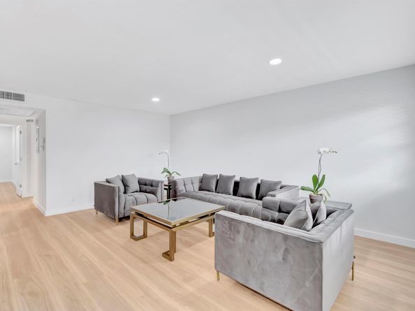 2005 Newport G, Deerfield Beach FL 33442