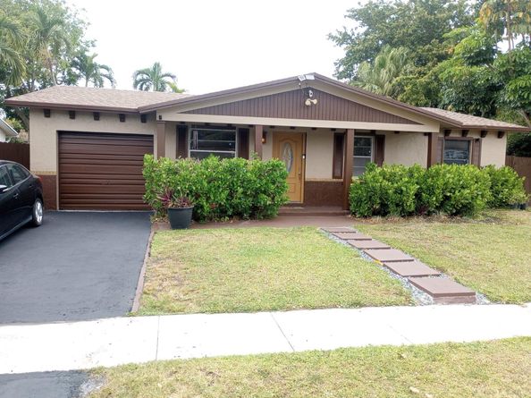 8241 SW 4th Ct, North Lauderdale FL 33068