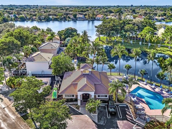 11240 Reveille Rd, Cooper City FL 33026