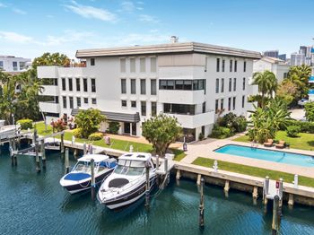 76 Isle Of Venice Drive