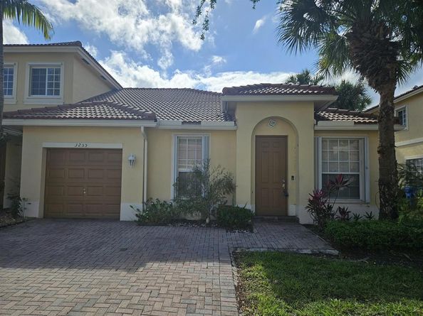3255 NW 31st Terrace, Oakland Park FL 33309