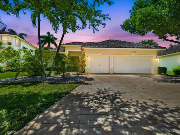 6018 NW 56th Circle NW, Coral Springs FL 33067