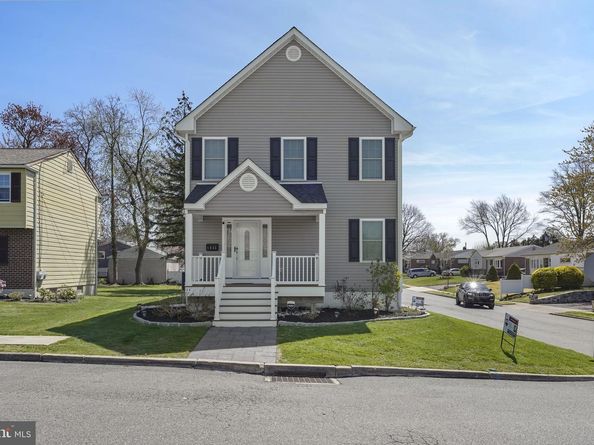 1002 11TH Avenue, Folsom PA 19033