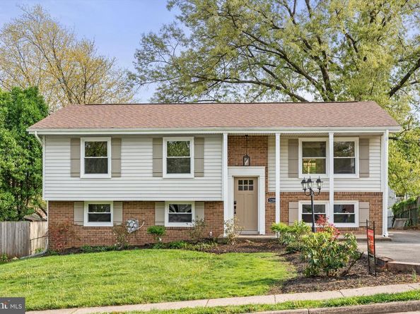 1208 E Iberia Road, Sterling VA 20164