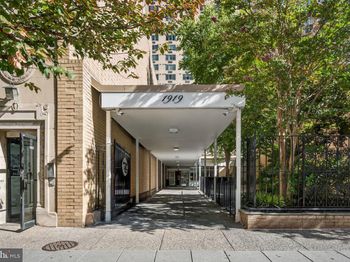 1919 Chestnut Street