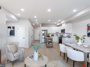 1516 East Capitol Street NE