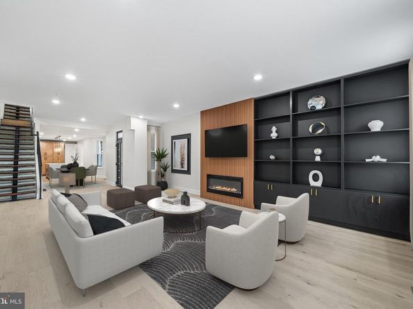 719 S 19TH St, Philadelphia PA 19146