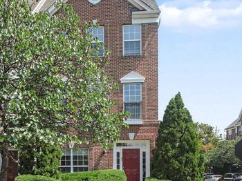 100 Meadows Lane