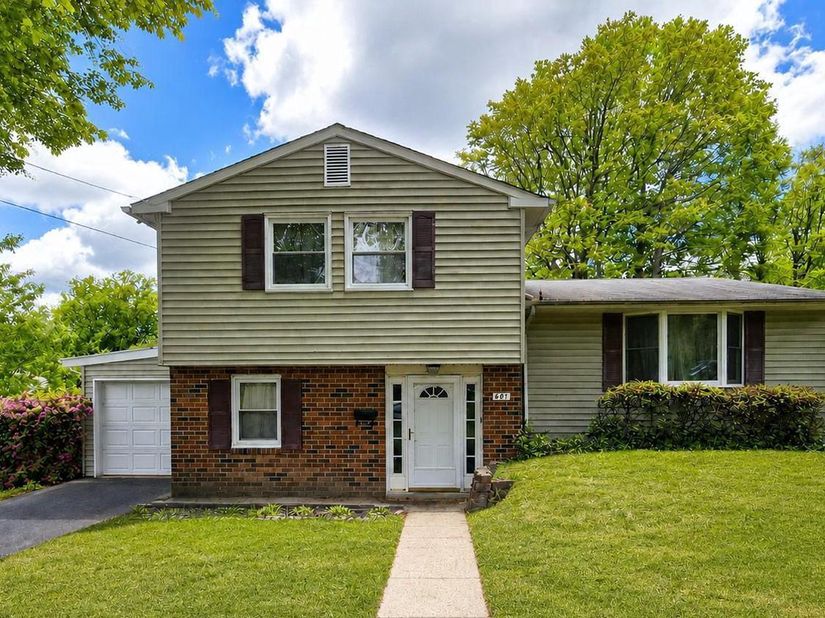 601 Sharon Lane, Philadelphia PA 19115