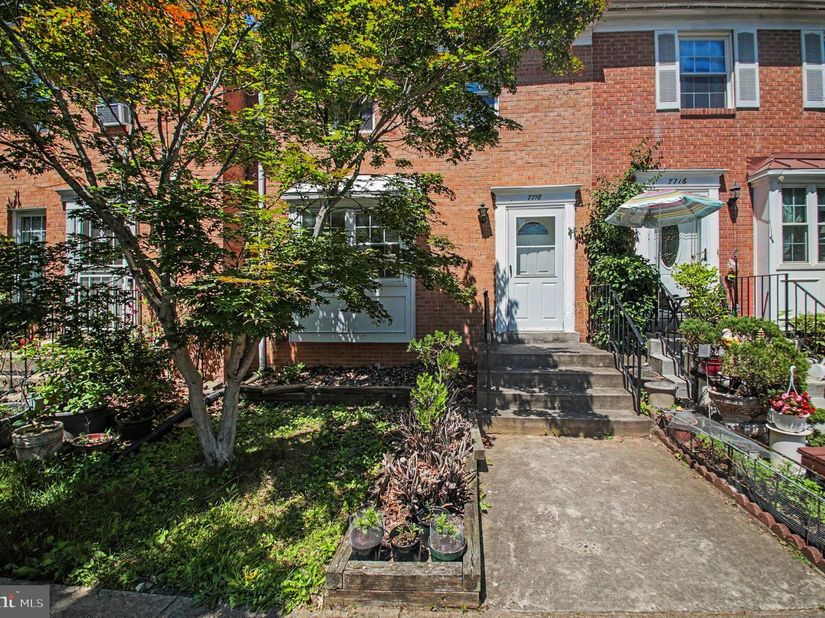 7718 Trevino Lane, Falls Church VA 22043