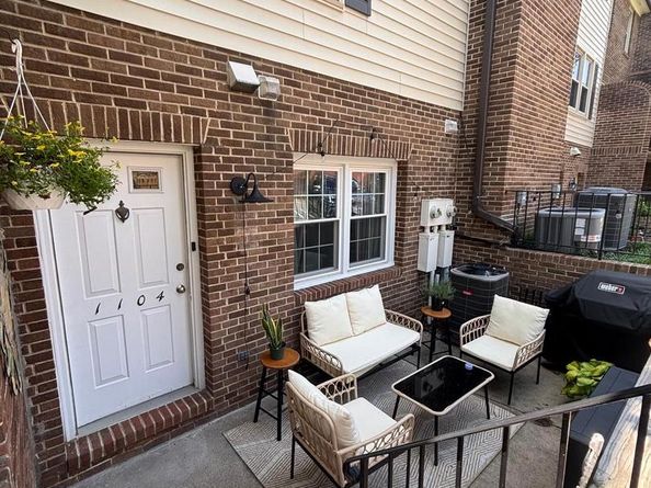 1104 N Stafford Street 1, Arlington VA 22201