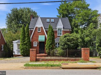 1706 N Glebe Road