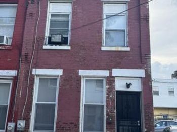 1038 W Monmouth Street