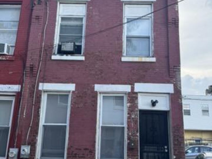 1038 W Monmouth Street, Philadelphia PA 19133