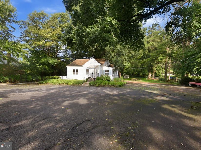 4616 Ravensworth Road, Annandale VA 22003