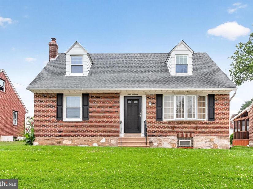 919 Hartel Avenue, Philadelphia PA 19111