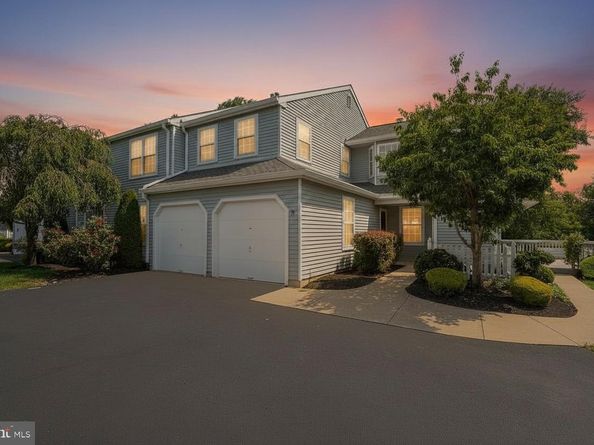 669 Rose Hollow Drive, Yardley PA 19067