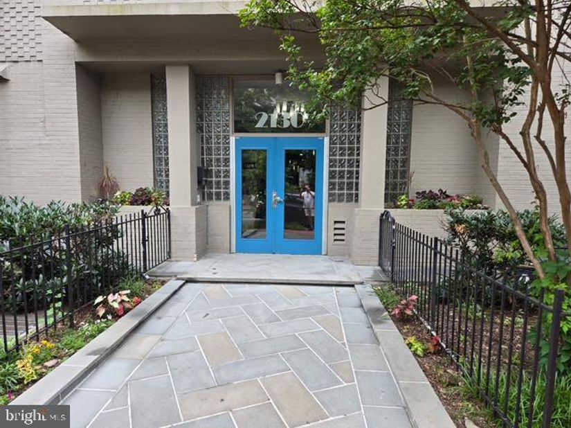 2130 N Street NW 4C, Washington DC 20037