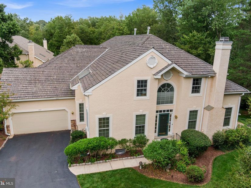 207 Yorktown Place 107, Berwyn PA 19312