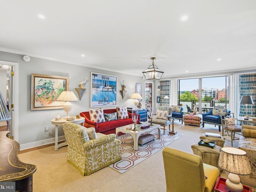 800 25TH Street NW 705, Washington DC 20037