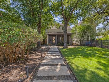 1603 W 39th 1/2 ST