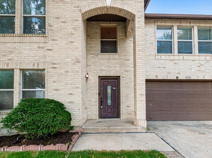 1218 Gazania DR, Pflugerville TX 78660