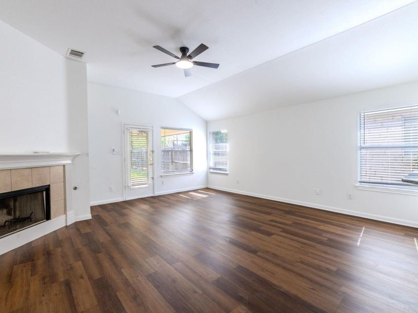 220 N Crossing TRL, Round Rock TX 78665