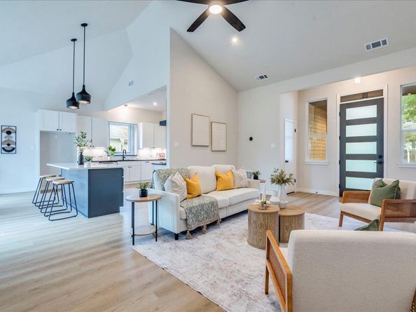 8308 Foxhound TRL, Austin TX 78729