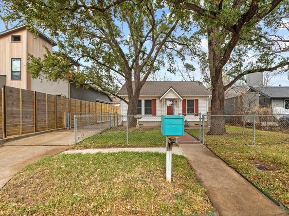 2612 Canterbury ST, Austin TX 78702