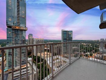 360 Nueces ST