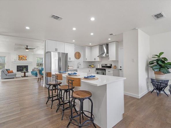 1312 Hyman LN, Austin TX 78742