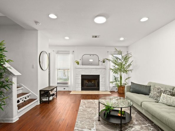 6900 E Riverside DR 17, Austin TX 78741