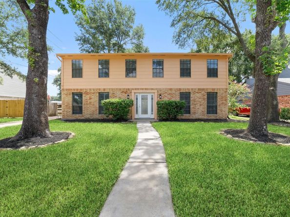 8406 Pine Falls DR, Houston TX 77095